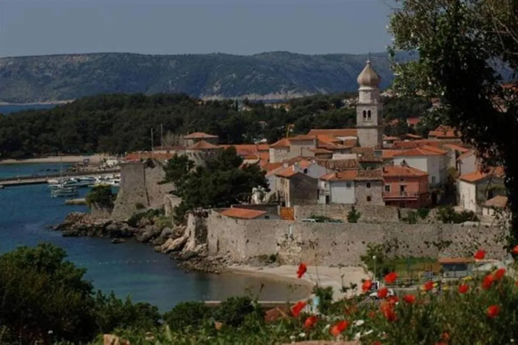 Adria-Holiday House With A Private Pool In Krk Kornic
